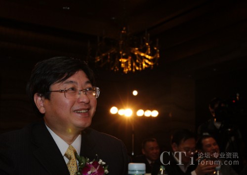  (t��ng)��114�T�������E������񿂽�(j��ng)��¶���_(k��i)�ĵ�΢Ц