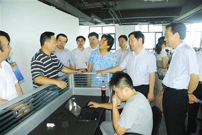 ��ͨ�аl(f��)չ����(w��)����a(ch��n)�I(y��)�F(xi��n)��(ch��ng)�^Ħ���M(j��n)��(hu��)